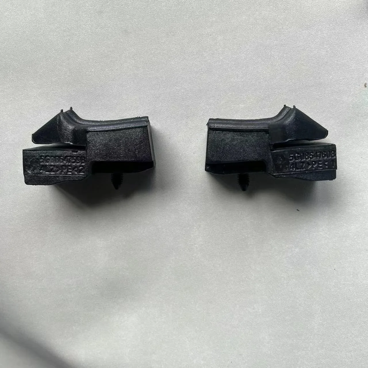 Pair Hood Bonnet Seal Filler Piece For VW Golf 7 MK7 5G0864760B 5G0864759B