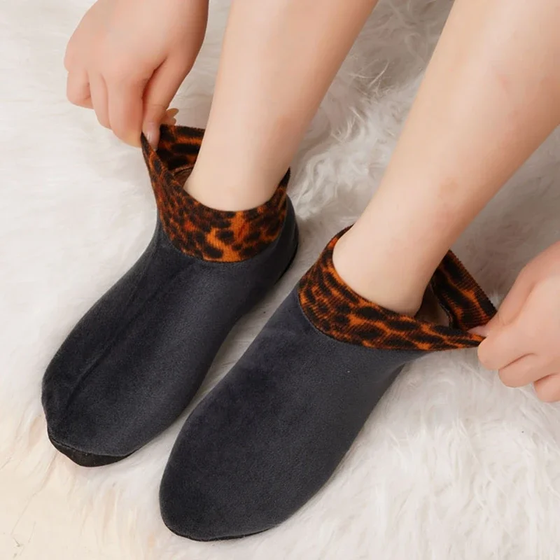 2023 Winter New Women\'s Leopard Print Decoration Socks Comfortable Non Slip Warm Cute Funny Girls Gifts Hot Plush Floor Socks