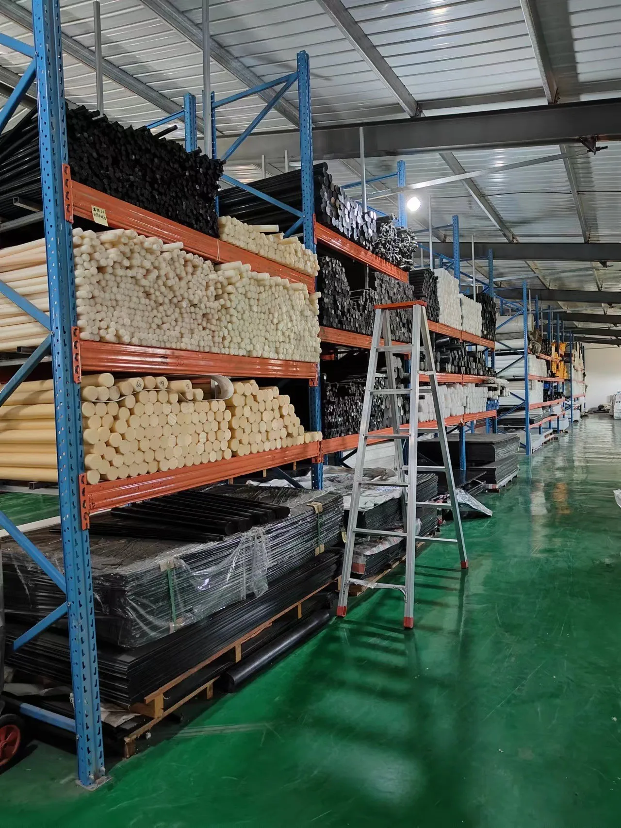 Plastic nylon material is fully customized, and the equipment parts, mechanical parts, drawings, and samples you want can all be