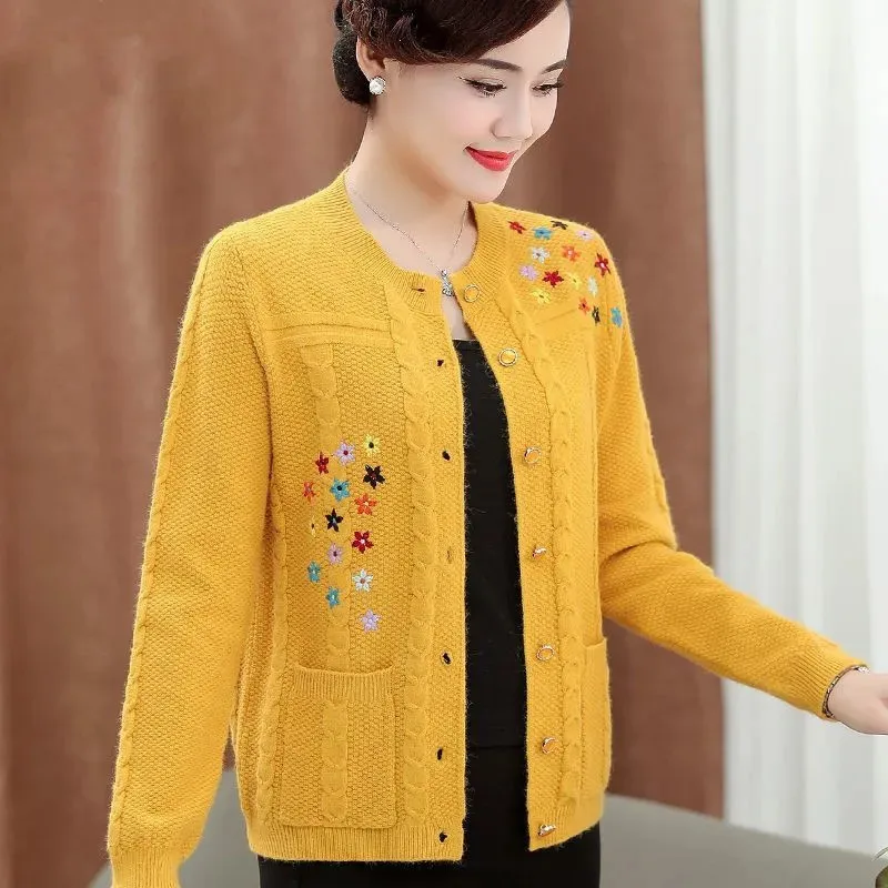 

2023 Mother Embroidered Sweater Spring Autumn Cardigan Jacket Women Knitted Sweaters Loose Coat Middle-Aged Knitwear Female