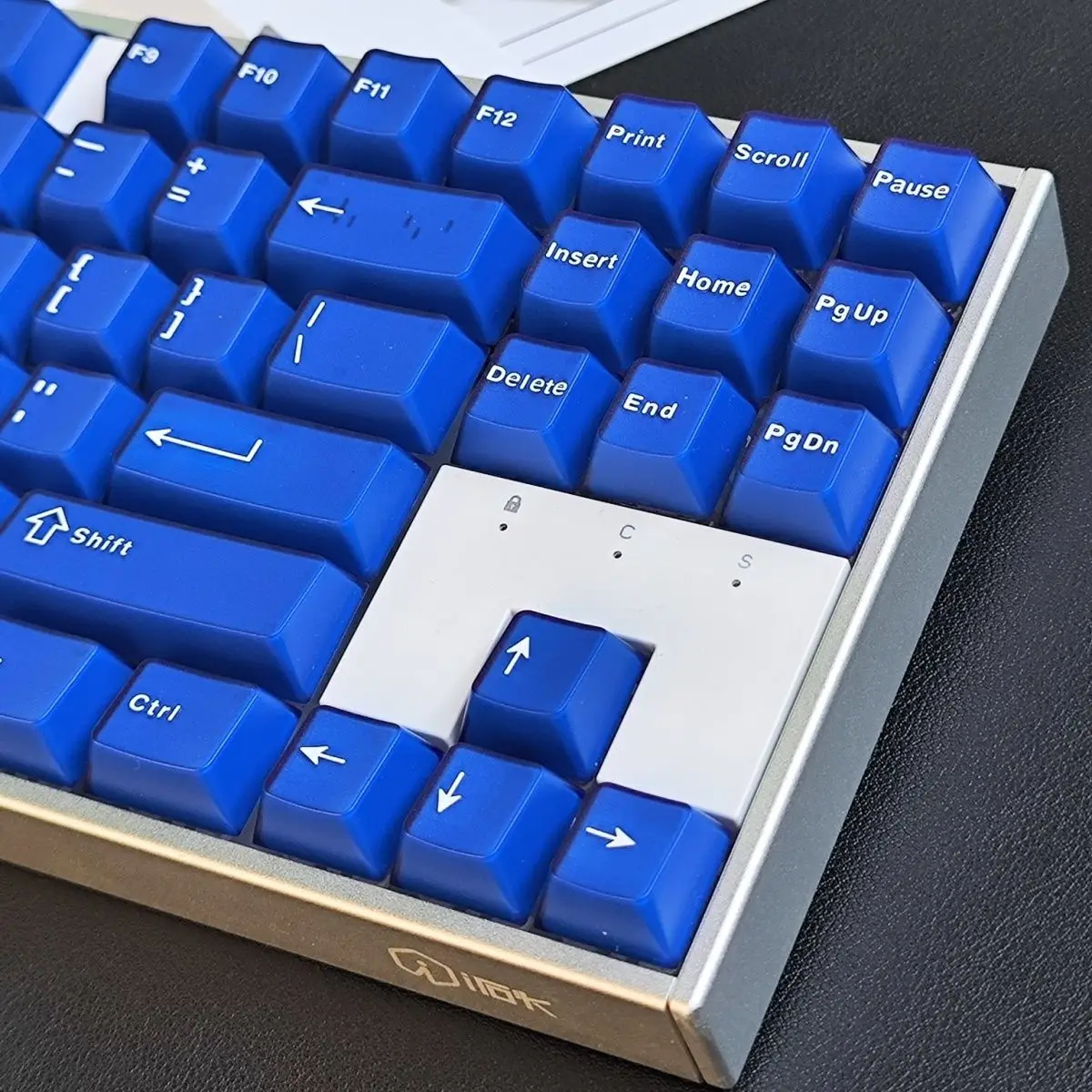 120-Tasten Double Shot ABS-Tastenkappen Cherry Profile Minimalistischer Stil Klein Blue Halbtransparente Tastenkappen für MX Switches Keyboard