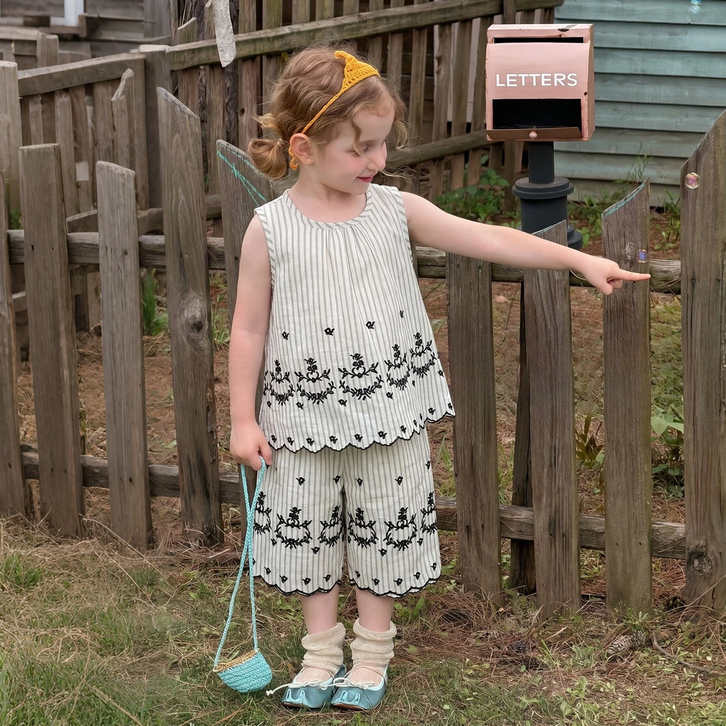 Children's Clothing  Embroidery Girls' Summer Set Children's Sleeveless Seven Part Pants Two Piece Set