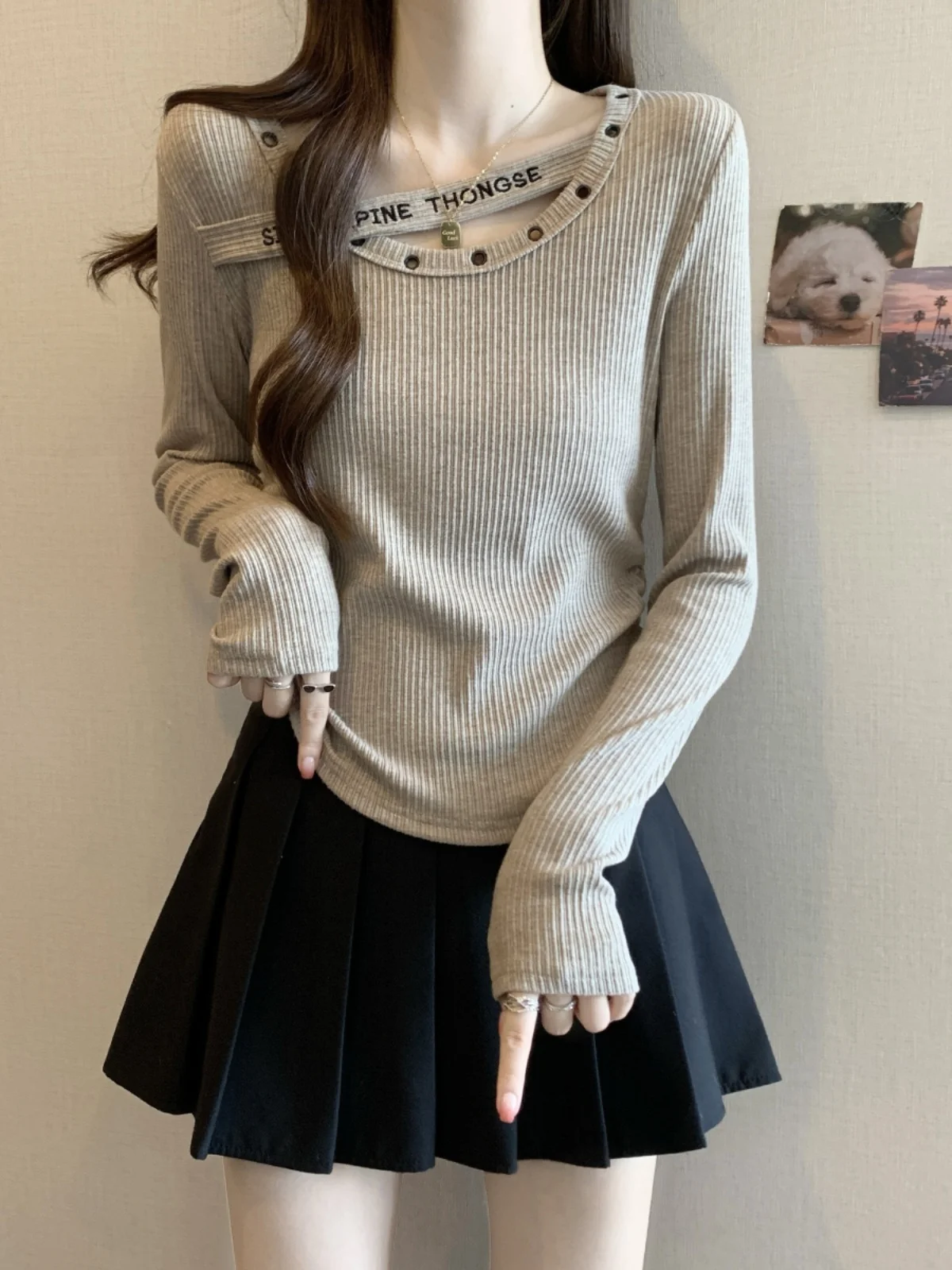 

Женская трикотажная футболка без рукавов больших размеров, приталенная, плиссированная, шикарный короткий топ в корейском стиле, для повседневной носки, модная, с завышенной талией