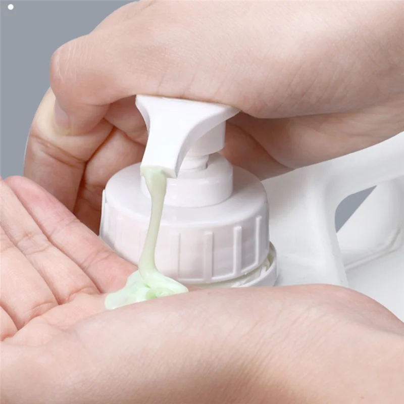 Contenitore in plastica quadrato da 1 pezzo con dispenser a pompa Bottiglia riutilizzabile da viaggio in HDPE bianco latte