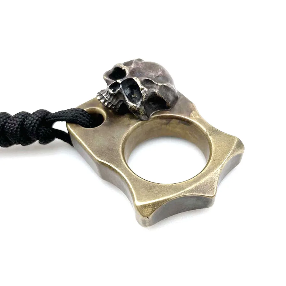 EDC Brass Window Breaker Skull Design Outdoors Tactical Multifunction Portable Tool Keychain Hanging Parachute Cord Crush Safe