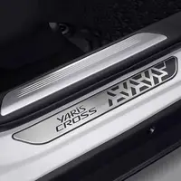 Adecuado para 24 tiras de umbral Toyota Yaris CROSS, pedales de bienvenida, tiras de umbral Yaris