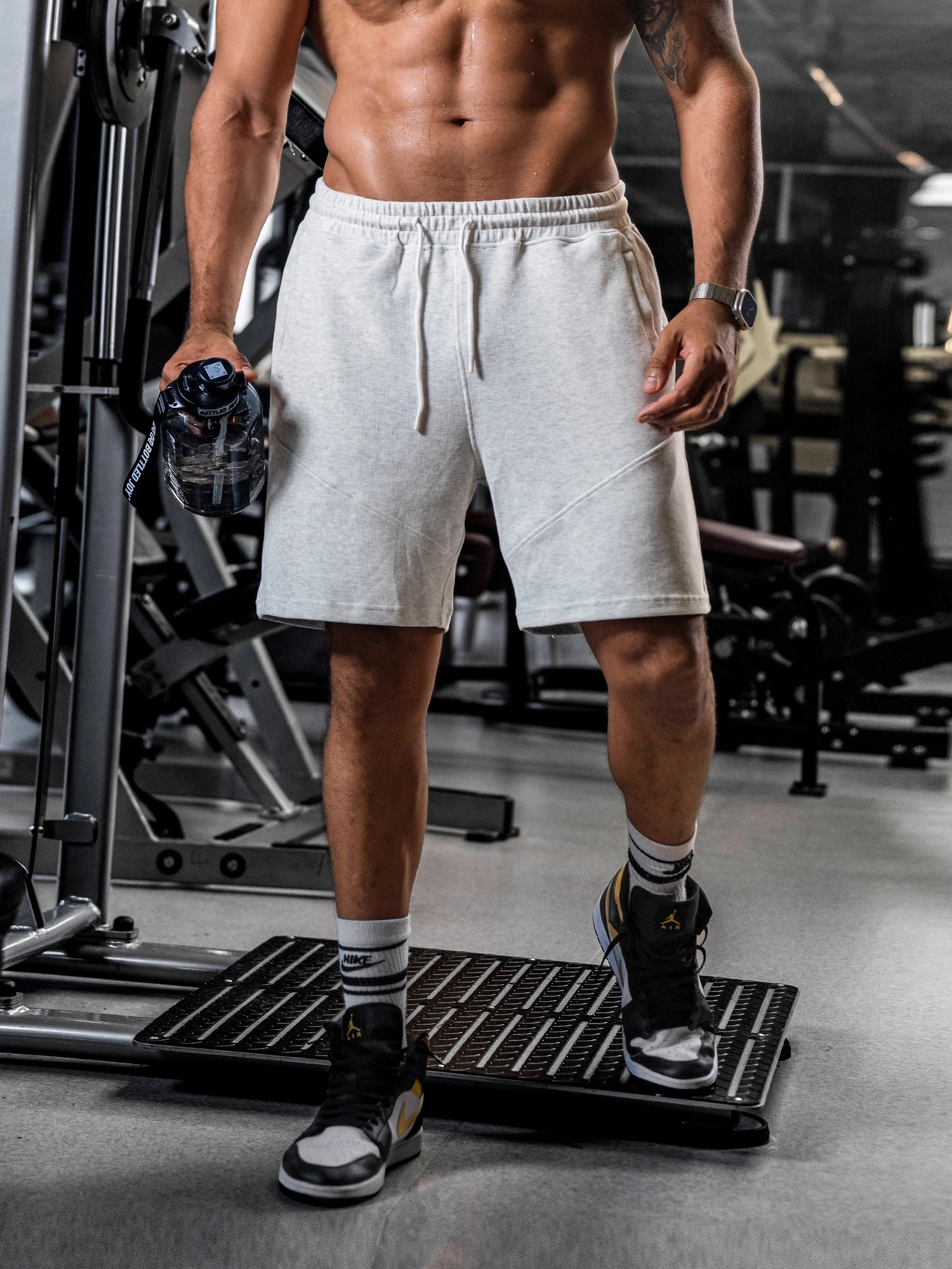 

Летние мужские спортивные шорты для бега в американском стиле, свободные прямые брюки-шорты до колена, молодежная спортивная одежда Vitali