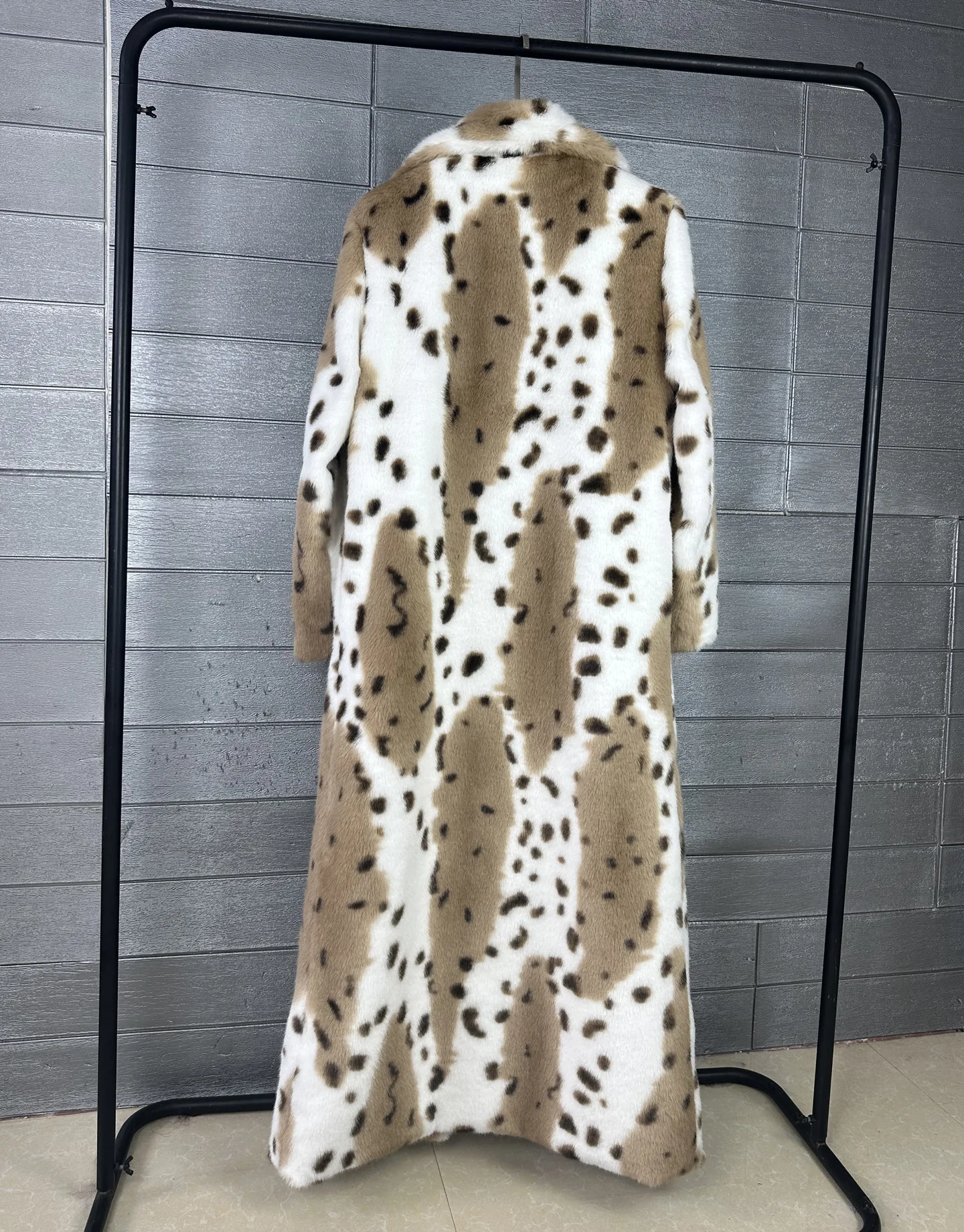 DEAT 2026 Winter Fashion Imitation Fur Leopard Pattern Coat For Women Notched Collar Long Style Notched Collar Jacket 11B9518