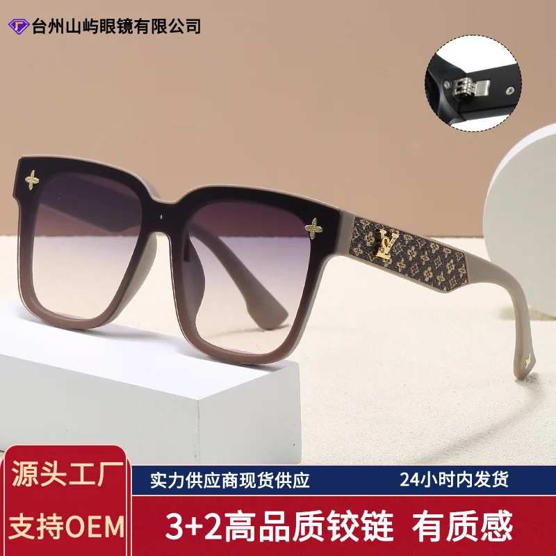 Luxury Square Frame Sunglasses for Women Fashion Oversized Shades Lightweight Chic Street Style Photogenic Slimming Effect Retro