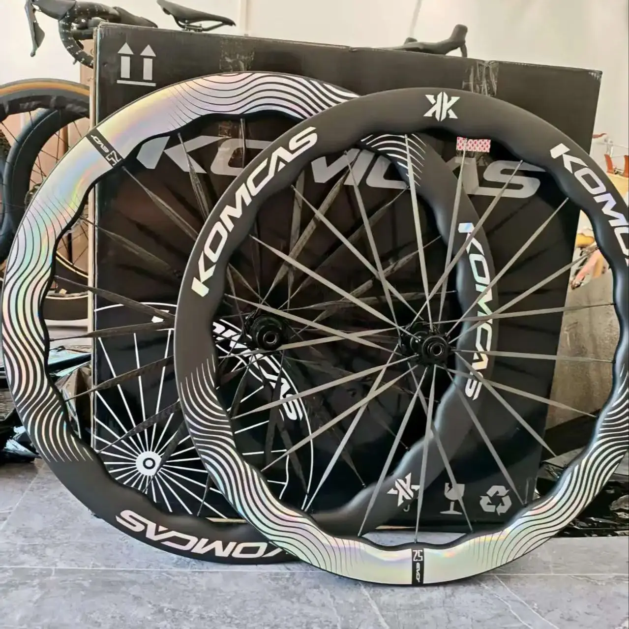 

Komcas Carbon Disc Brake wave Wheelset Bicycle Wheels 700c*5245/6255mm 36T ratchet ceramic road disc brake wheel hub HG/XDR