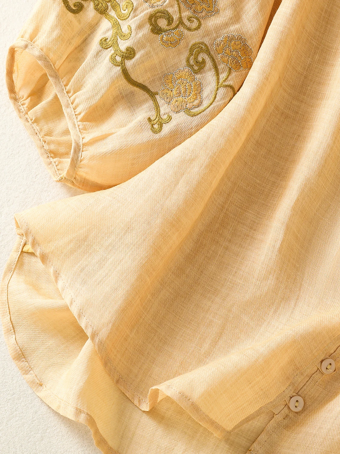 Haut de gamme rétro brodé lin v-ne irt femmes été léger ample t-shirt décontracté-quarts Sve lin matériel haut