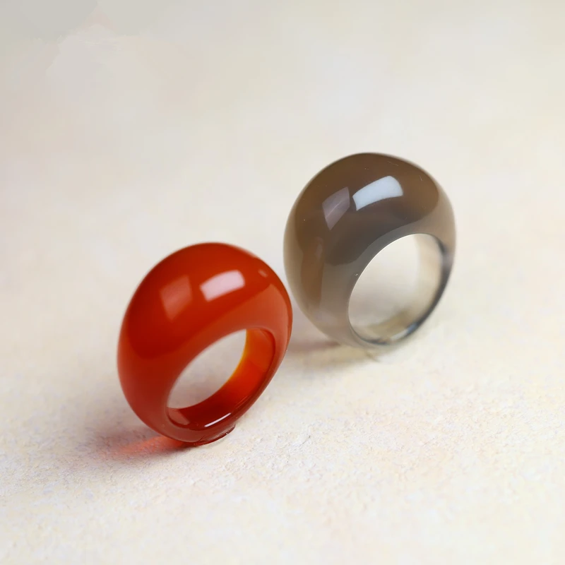 

Изящные кольца с красным агатом для мужчин и женщин — это идеальные праздничные подарки для семьи и друзей.