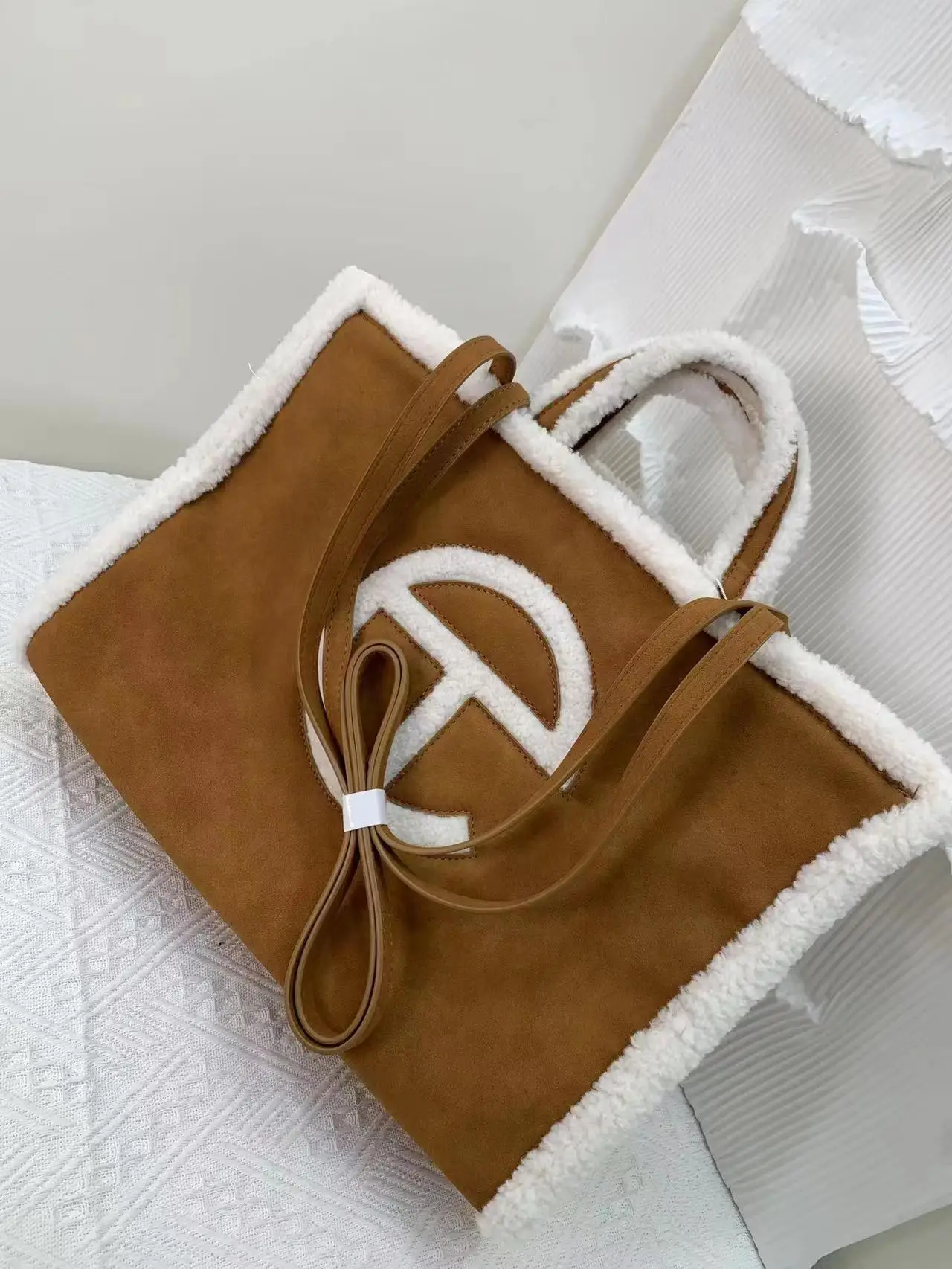 large-capacity-lamb-fur-tote-bag-crossbody-shoulder-bag-british-style-commuter-bag-youth-suitable-handbag-satchel-bag