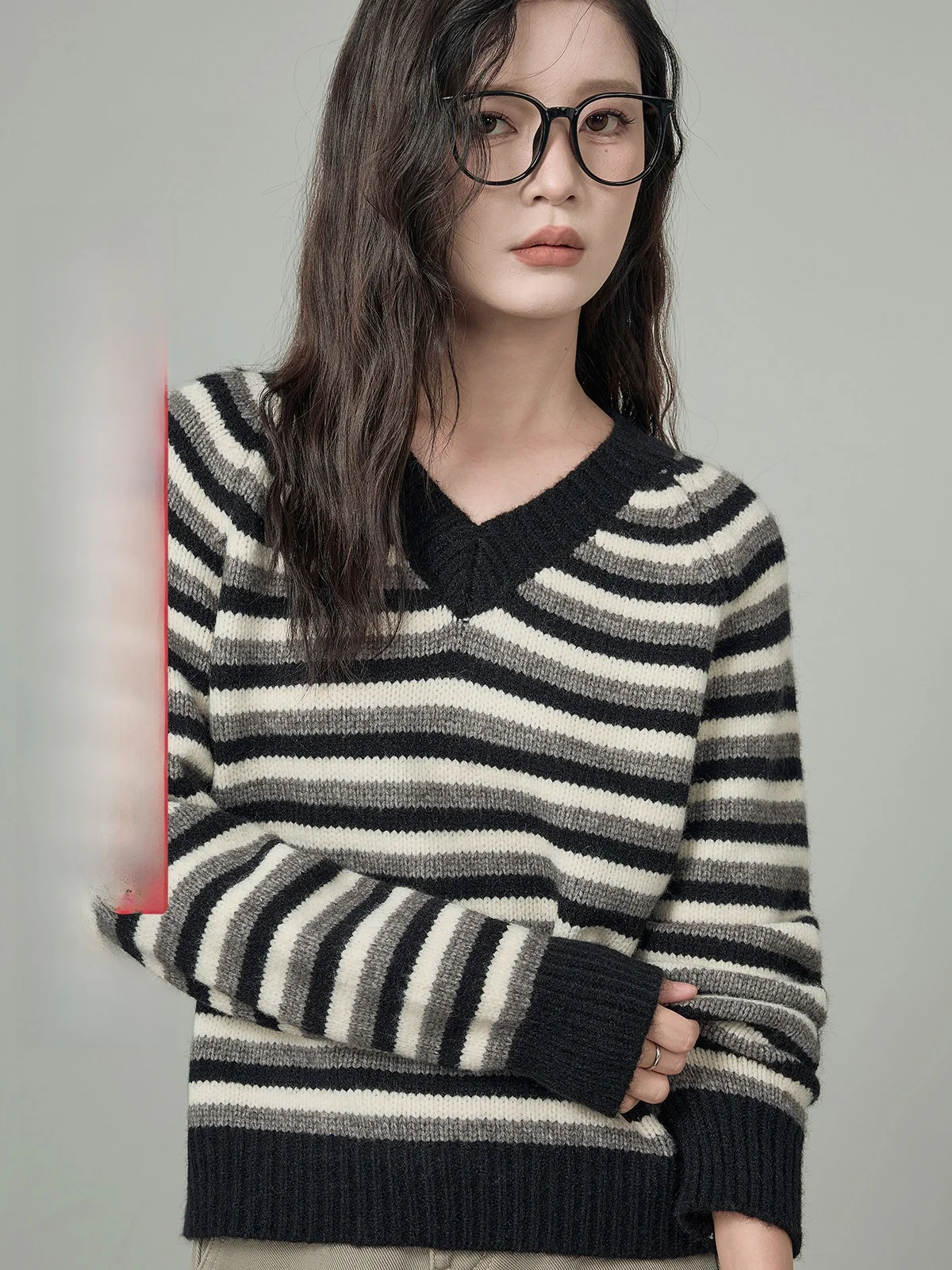 

HUIXI V-Ne Striped Knit Sweater Women's Slimming Top Small ence Design Winter New Arrival Commute Sle Long Sve