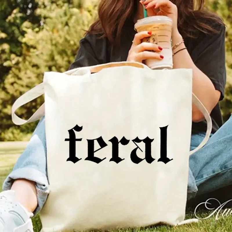 A Wild letter print canvas tote bag, suitable for daily use, shopping, school, and travel