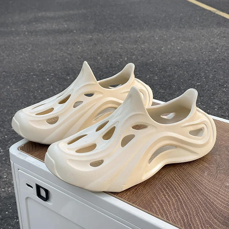 

New Summer Hiking Sandals for Men with Soft Sole, All-Over Mesh Design, Breathable Outdoor Beach Slippers