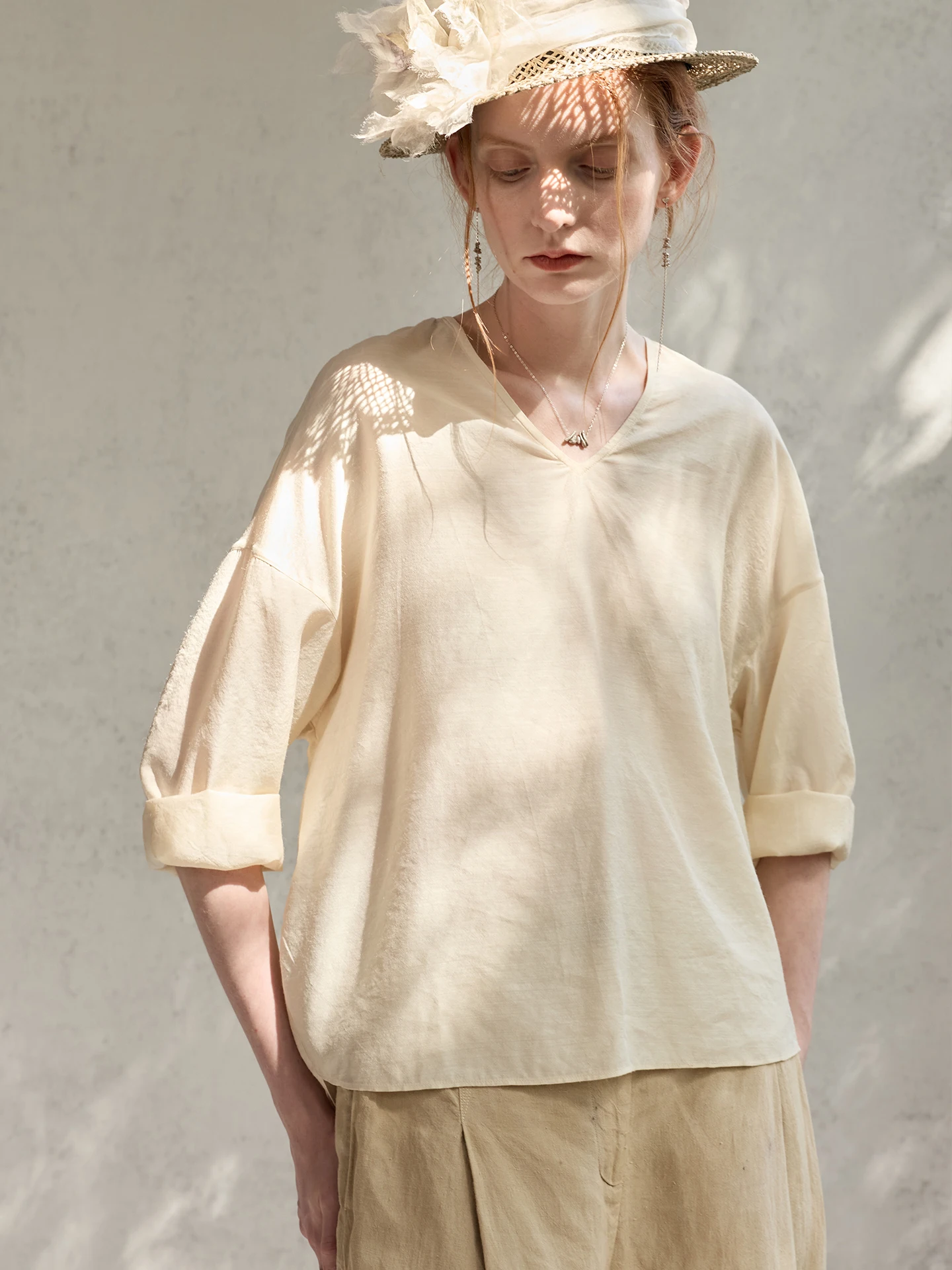 

Original Women's Loose V-neck Silk Blend Top Skin-friendly Asymmetrical Design Breathable Comfortable Seven-quarter Sleeve