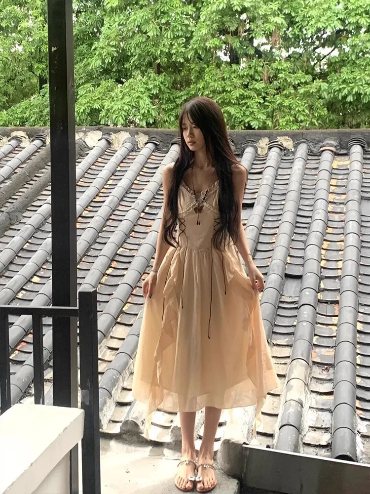 Vestido Midi F Plus Size Estilo Boho Vintage Novo de Verão com Cinto, Efeito Emaecedor, Bainha Irregular e Sem Mangas