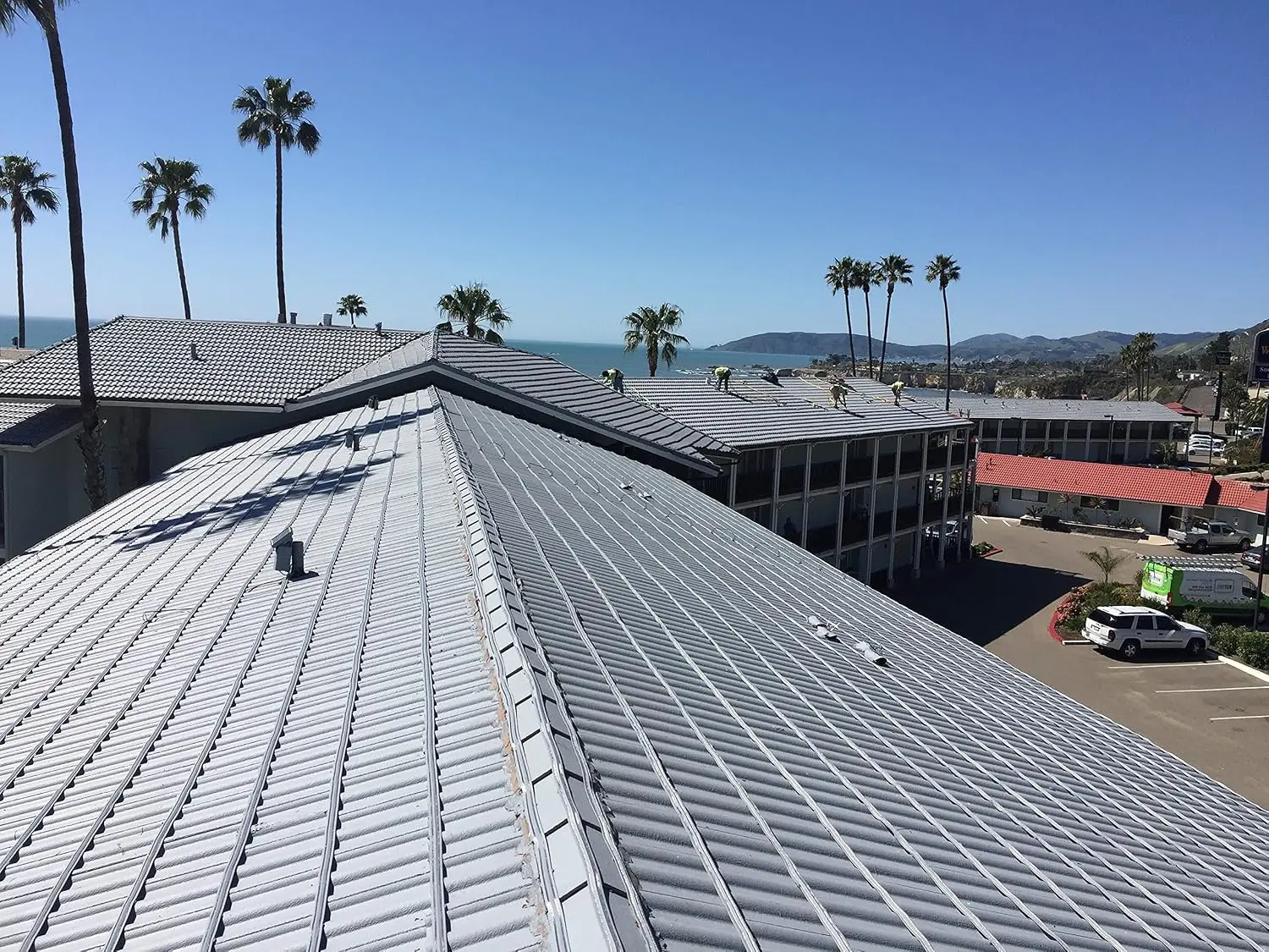 Electrified Bird Deterrent Track 50ft Flexible PVC Stainless Steel Braid for Roofs Parapets Ledges, Customized
