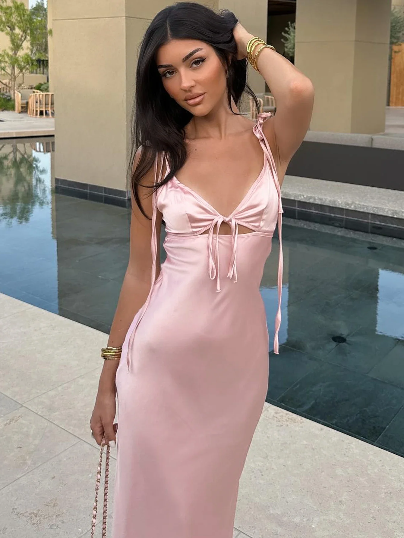 Backless Lace Up สปาเก็ตตี้ตัดออก Midi ชุดผู้หญิงคลับวันหยุดชุดราตรี Y2K เสื้อผ้า Drop Shipping