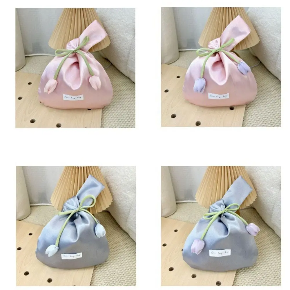 

Vest Shape Tulip Wrist Bag Tope Handle Large Capacity Goddess Day Gift Bag Silk cloth New Chinese Style Wedding Beauty Bag