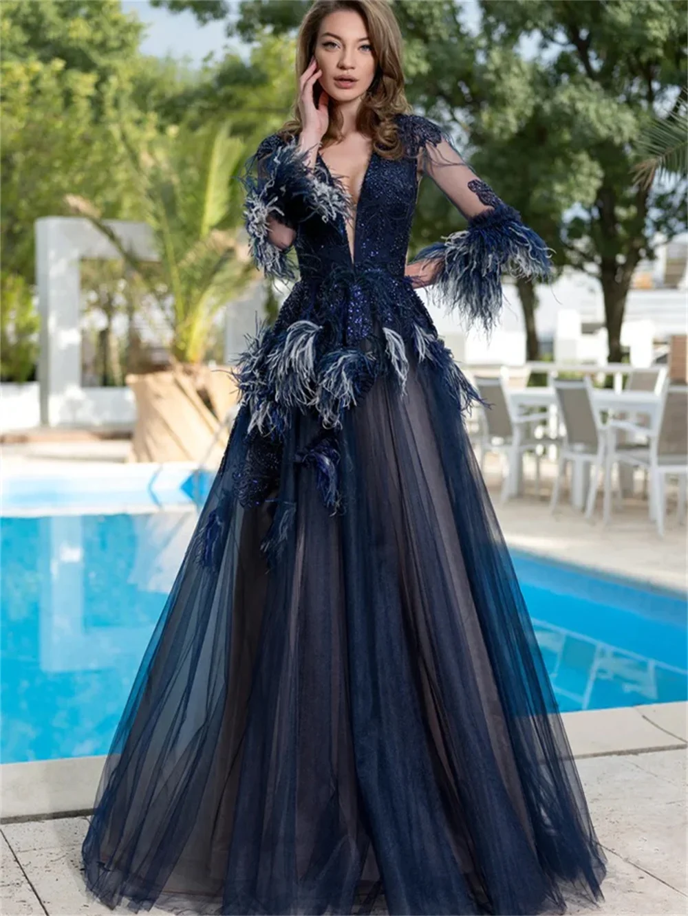 

Customized Exquisite Feathers Sequined Appliques Beading A-Line Evening Dress High Quality 3/4 Sleeves V-Neck prom dresses