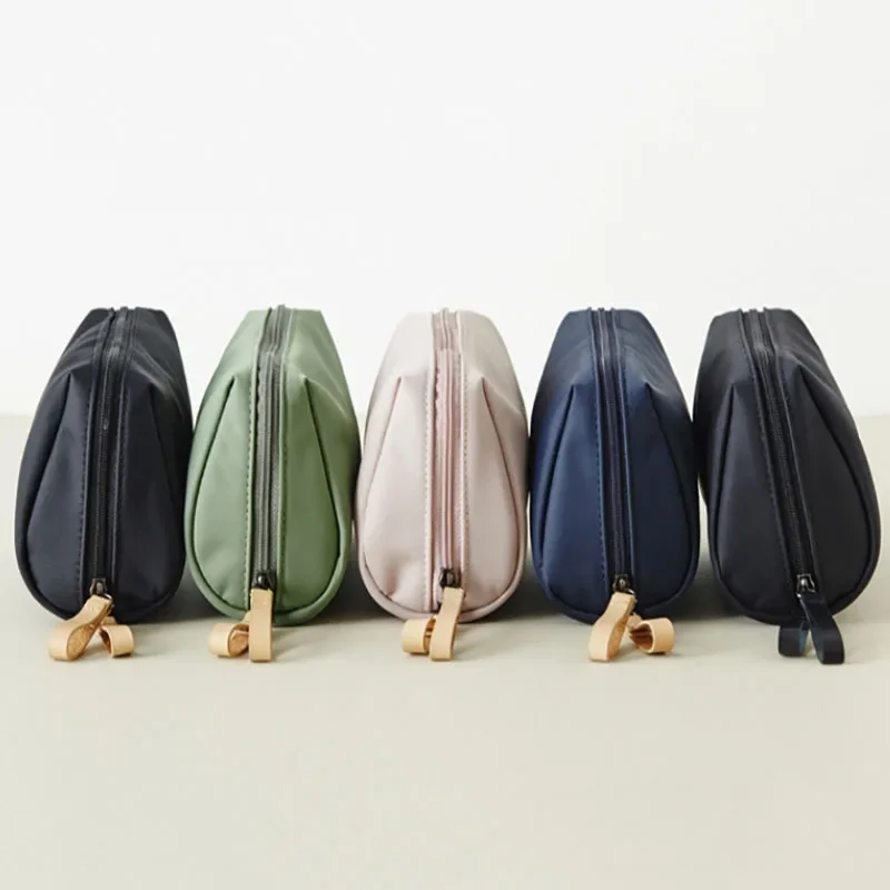 2025 Mini Travel Makeup Bag, Simple & Stylish, Portable Cosmetics Organizer, Perfect for On-the-Go Beauty Essentials