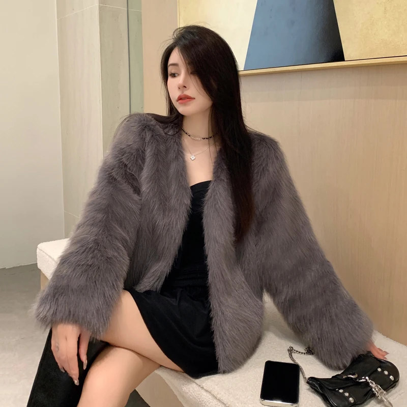 Winter New Faux Fur Coat Long Sleeves Cardigan Design Korean Fashion Lady V-neck Light Hot Sell Girls Warm Coats