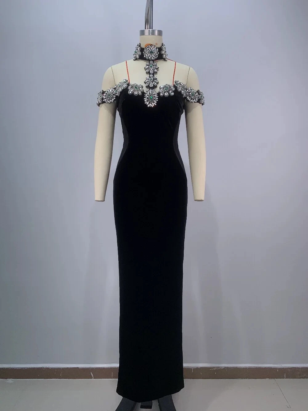 Luxury Diamond-studded Halter Neck Velvet Dress Sexy Off-the-Shoulder Black Slim-fitting Party Dress-GZXX790