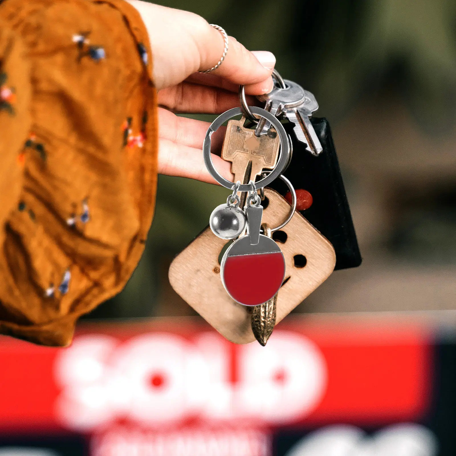 Eye-Catching Ping Pong Paddle Keychain Fine Craftsmanship Sports Keychain Bag Ornament Backpack Sports Keyring Gift