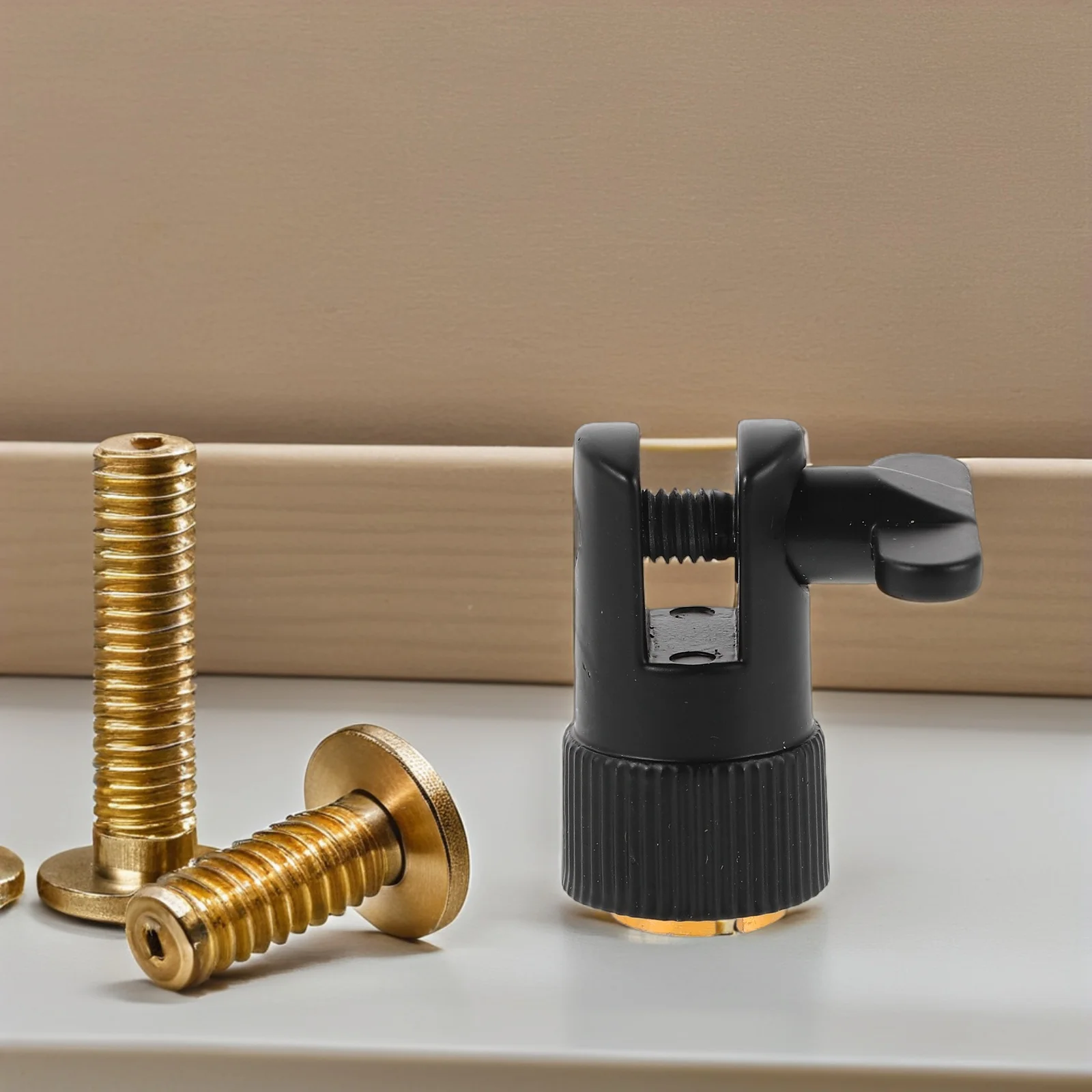 

Microphone Shock Mount Holder 4.5cm Screw Adapter Studio Recording Anti-Vibration Stand Accessory Microphone Holder