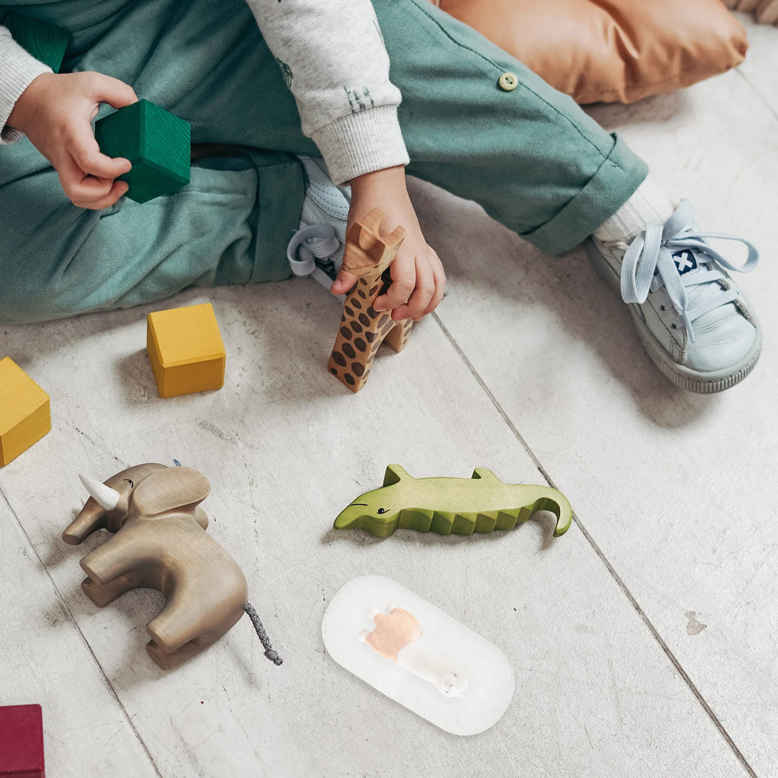 4Pcs Clear Plastic Fillable Capsules for Gumball Machines Candy Containers Bulk Party Favors Goodie Case Stuffer Transparent