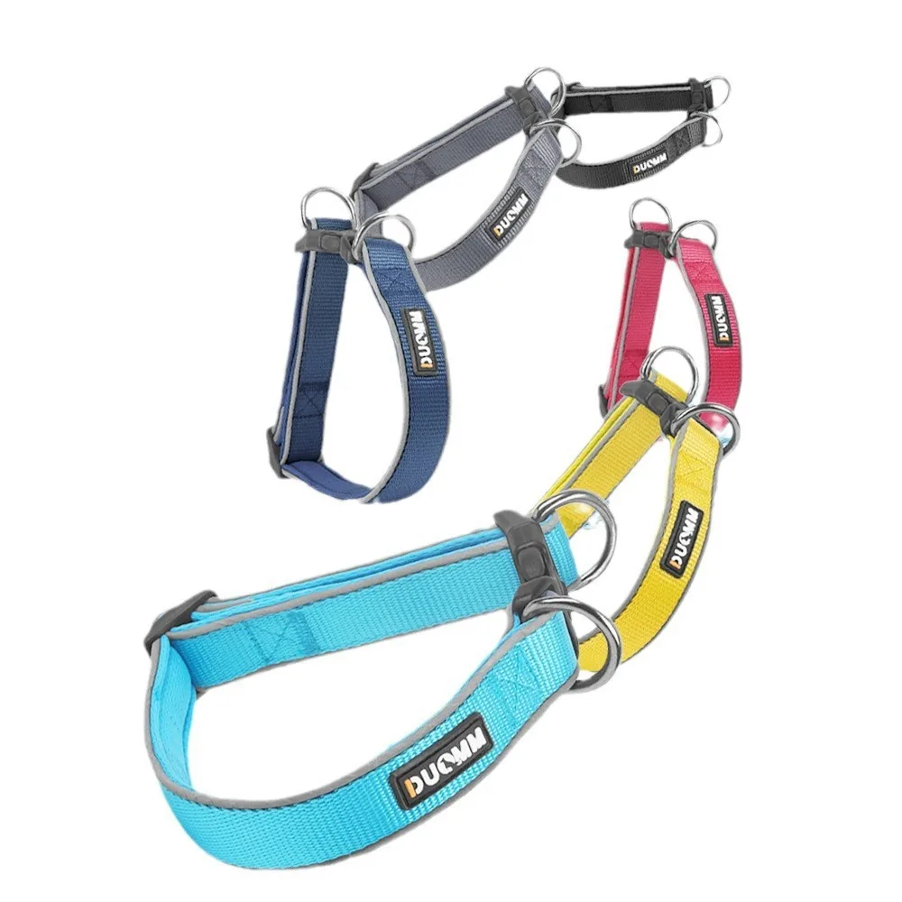 طوق سفر آمن للكلاب الأليفة مضاد للخسارة وياقة عاكسة ليلية قابلة للتعديل مناسبة للكلاب أو القطط الصغيرة والمتوسطة الحجم