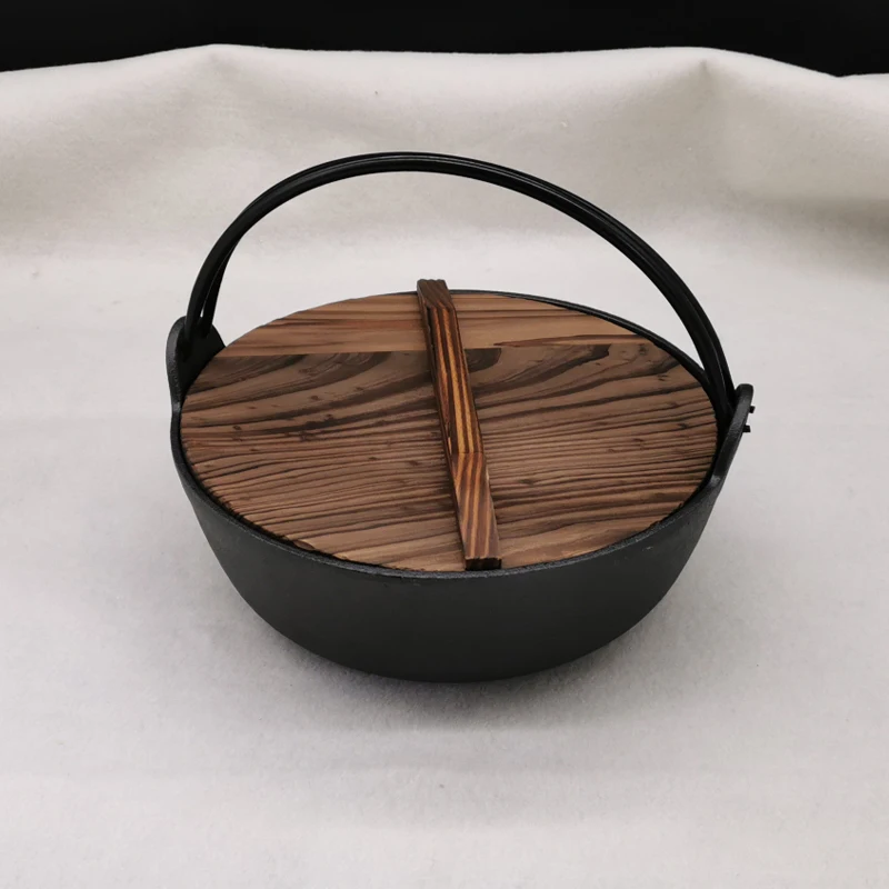 Cast Iron Stew Pot with Wood Cover, Japanese Sukiyaki Stew Pot, Uncoated, Outdoor Field Hanging Pot, 2-3 People Use, 25cm