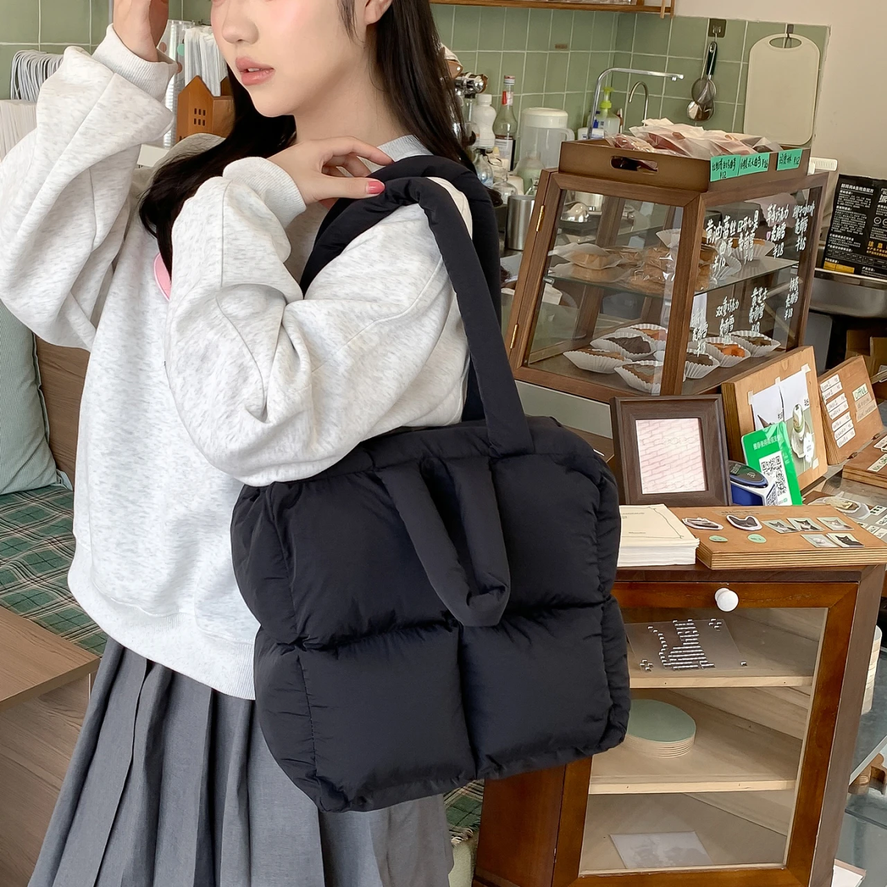 Cute Pink Puffer Tote Bag Women Soft Quilted Shoulder Bag Large Capacity Cloud Pillow Handbag Casual Lightweight Shopping Bags view 4