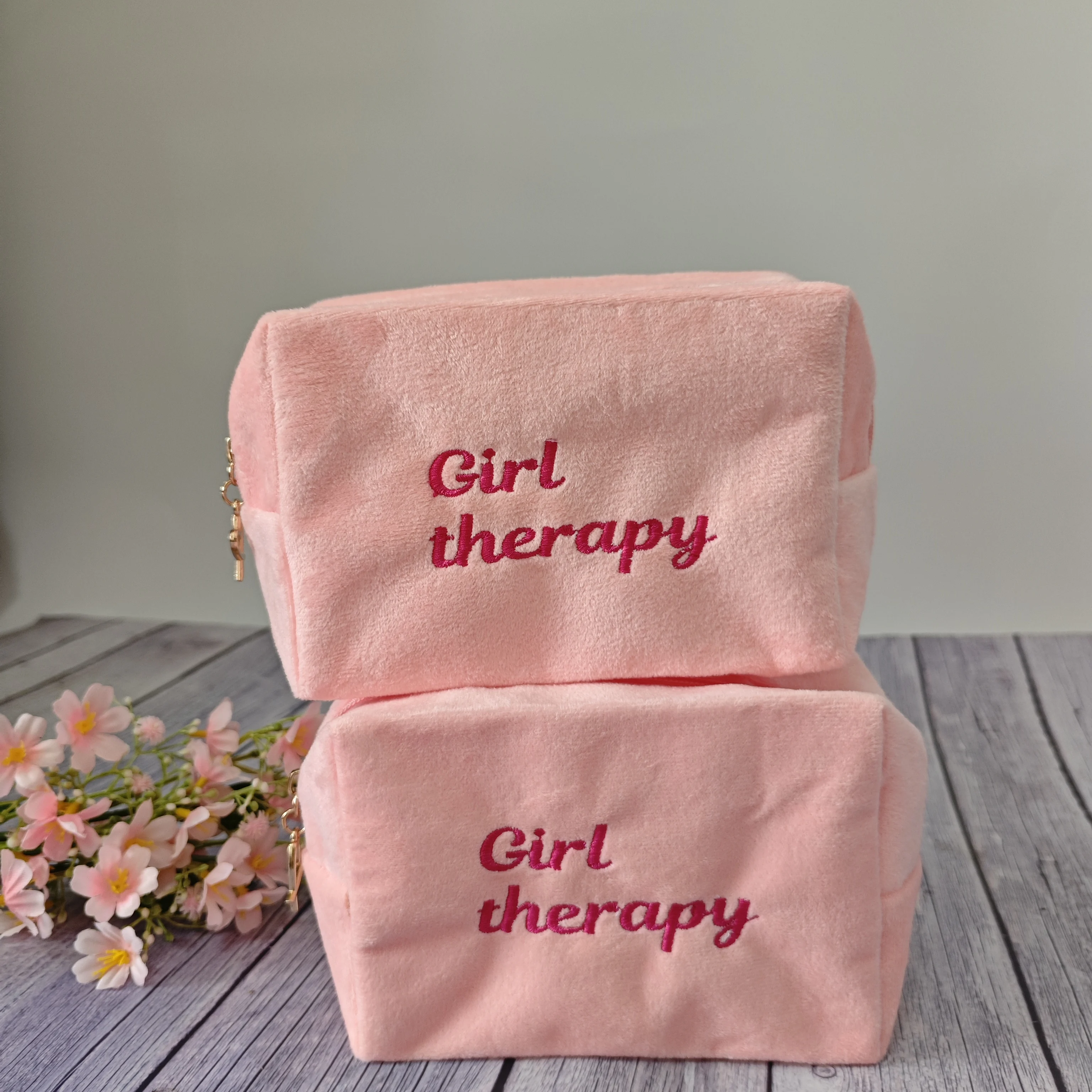 Sacs de maquillage personnalisés pour dame nom Logo cadeaux de demoiselle d'honneur sac broderie or coeur fermeture éclair décoration trousse de toilette trousse à cosmétiques