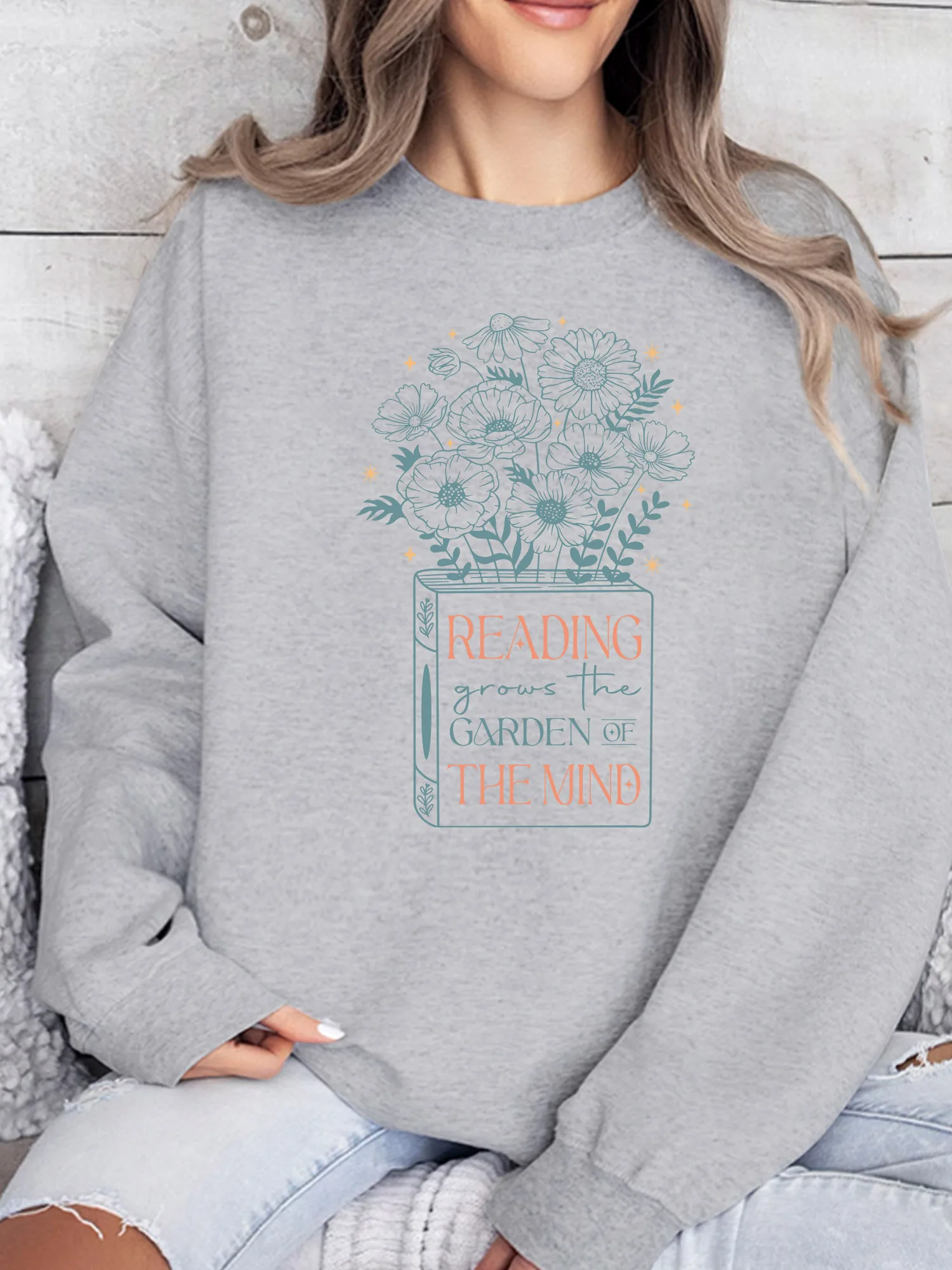 

Женская толстовка с круглым вырезом Book and Flowers, повседневный пуловер с длинными рукавами, свободный крой, модная уличная одежда