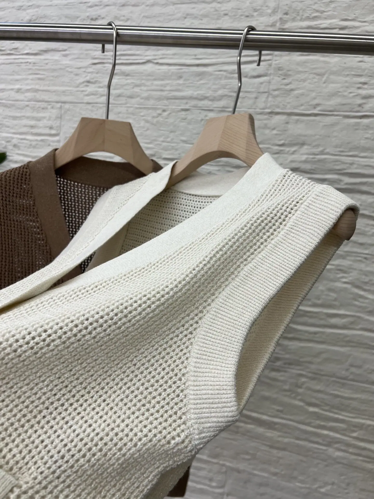 

Льняной хлопковый жилет с V-образным вырезом для ранней весны, модный и универсальный кардиган без рукавов, повседневная куртка для женщин