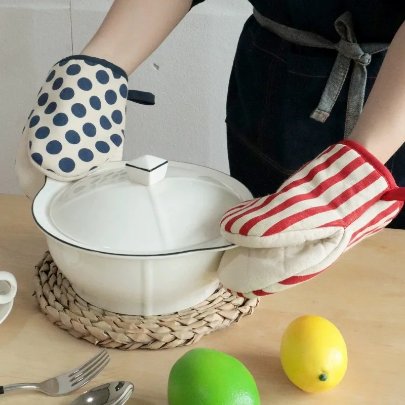 Handmade Thick Cotton Polka Dot Oven Gloves Heat Resistant Quilted Microwave Mitts Baking Grill Kitchen Tool Gift