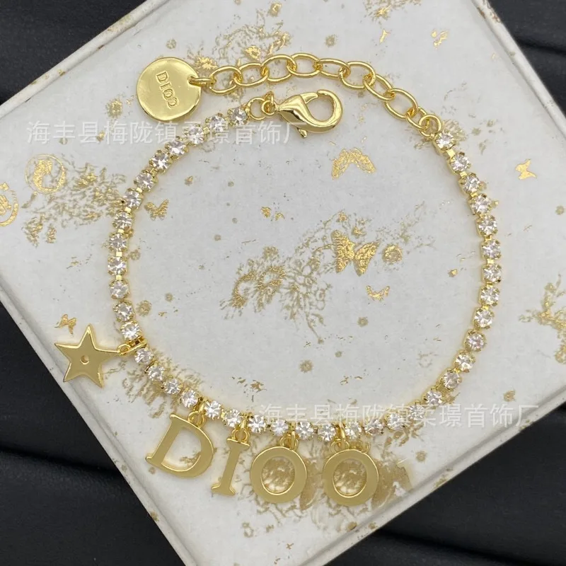 

Dijia Bracelet New Retro Rhinestone Bracelet Fashion, Baroque Letters Simple Internet Celebrity Tide Bracelet Batch