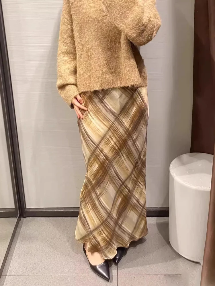 

Faionable Satin Texture Midi Skirt Women's High Waist Elastic Waist Hot Girl New Winter 2025 Asymmetric Casual Polyester Fiber