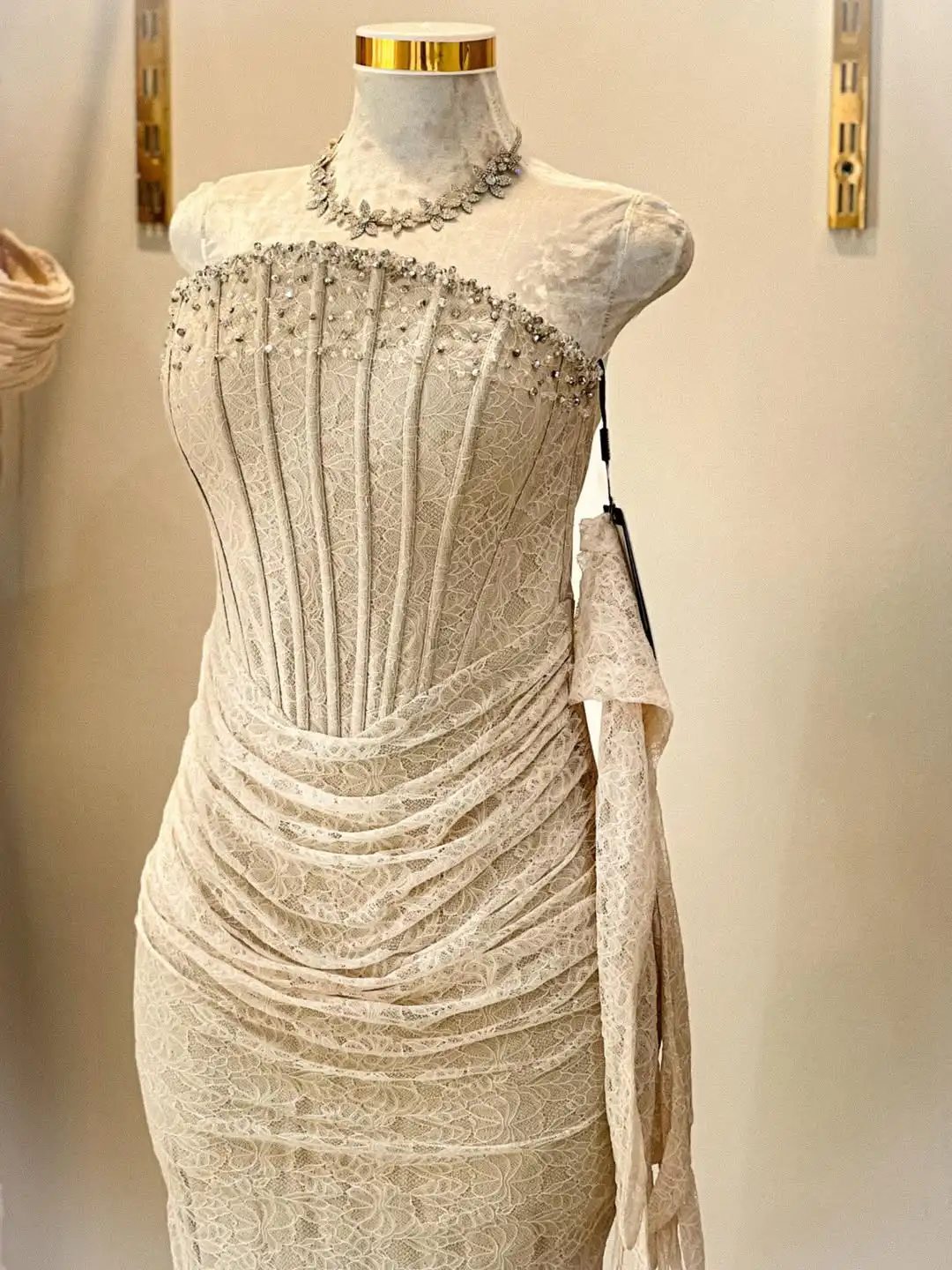 Nuevo diseño Sexy Crystal Fishbone Corset fuera del hombro cintura plisada ilusión encaje bordado sirena vestido de fiesta de graduación de noche