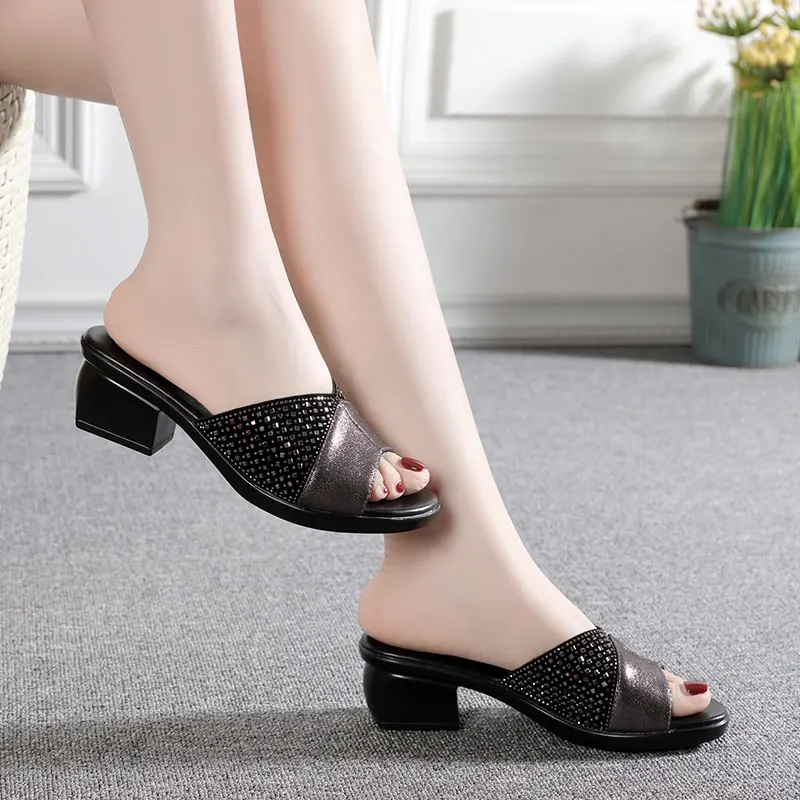 

Pinyue 2024 Summer New Outer Wear Medium-heeled All-match Women's Sandals Fashion Thick-heeled Rhinestone Soft-soled Flat Slippe