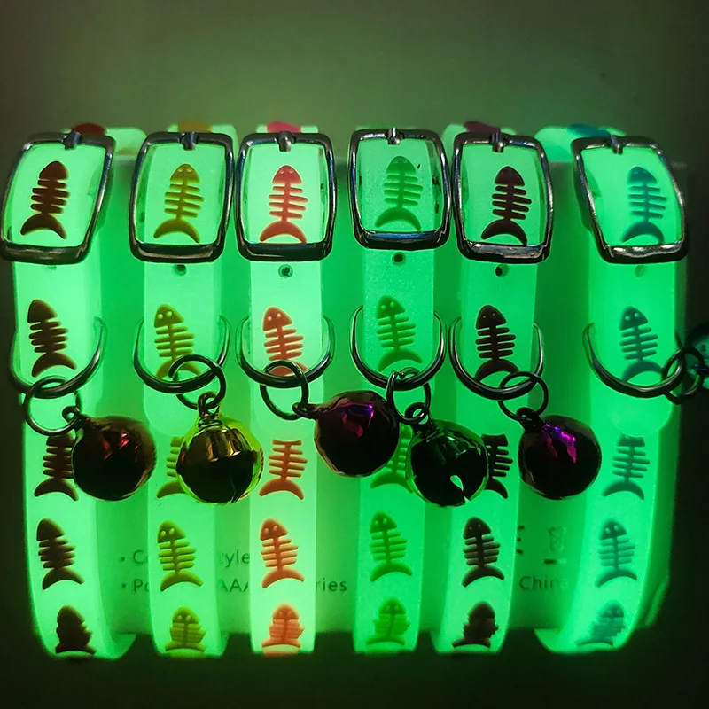 Collar luminoso para gato y perro pequeño, accesorio fluorescente antipérdida, campana de silicona, Anillo para el cuello, accesorios para mascotas