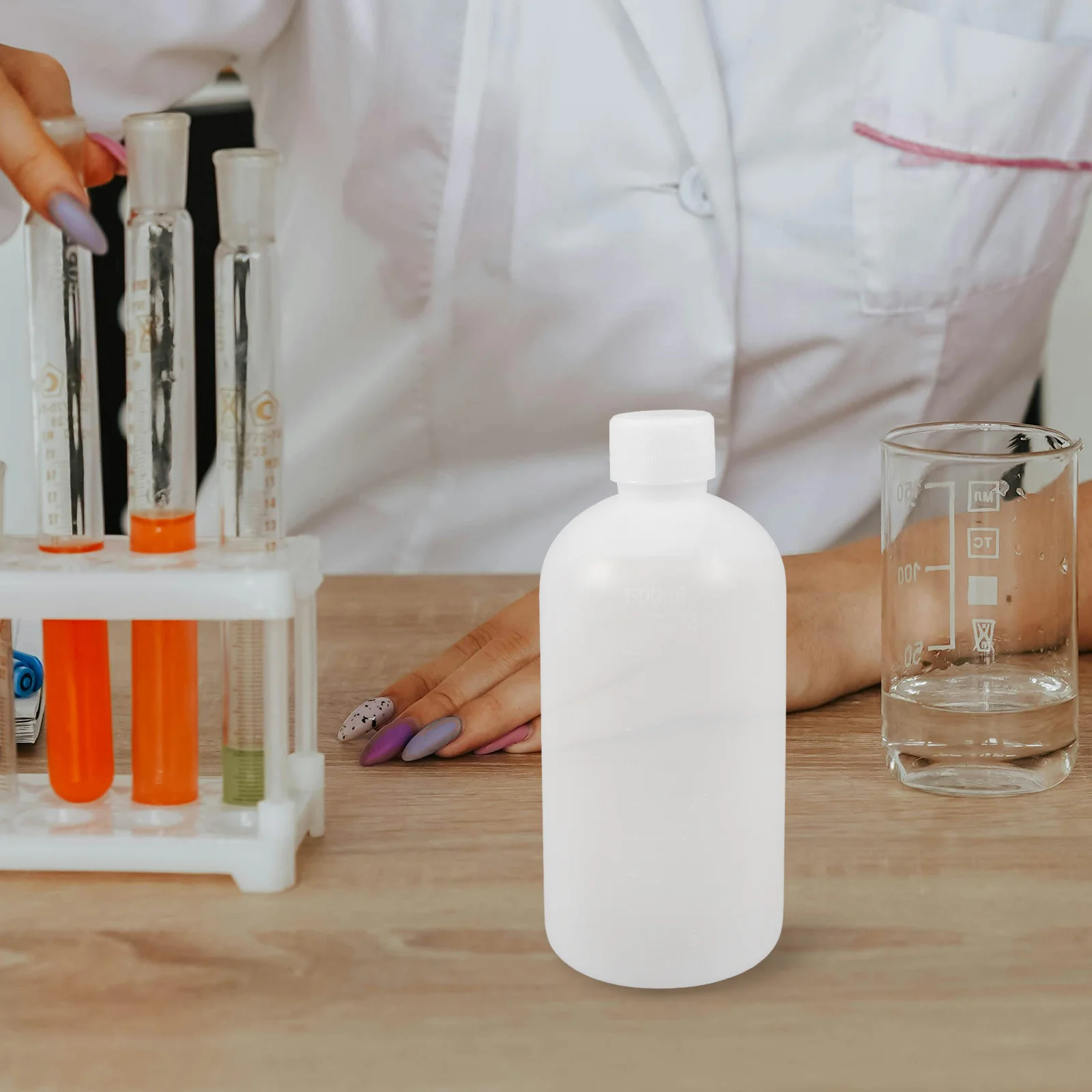 

2Pcs Plastic Reagent Vial Bottles 500ml Narrow Mouth Graduated Liquid Storage Container Chemical Container for