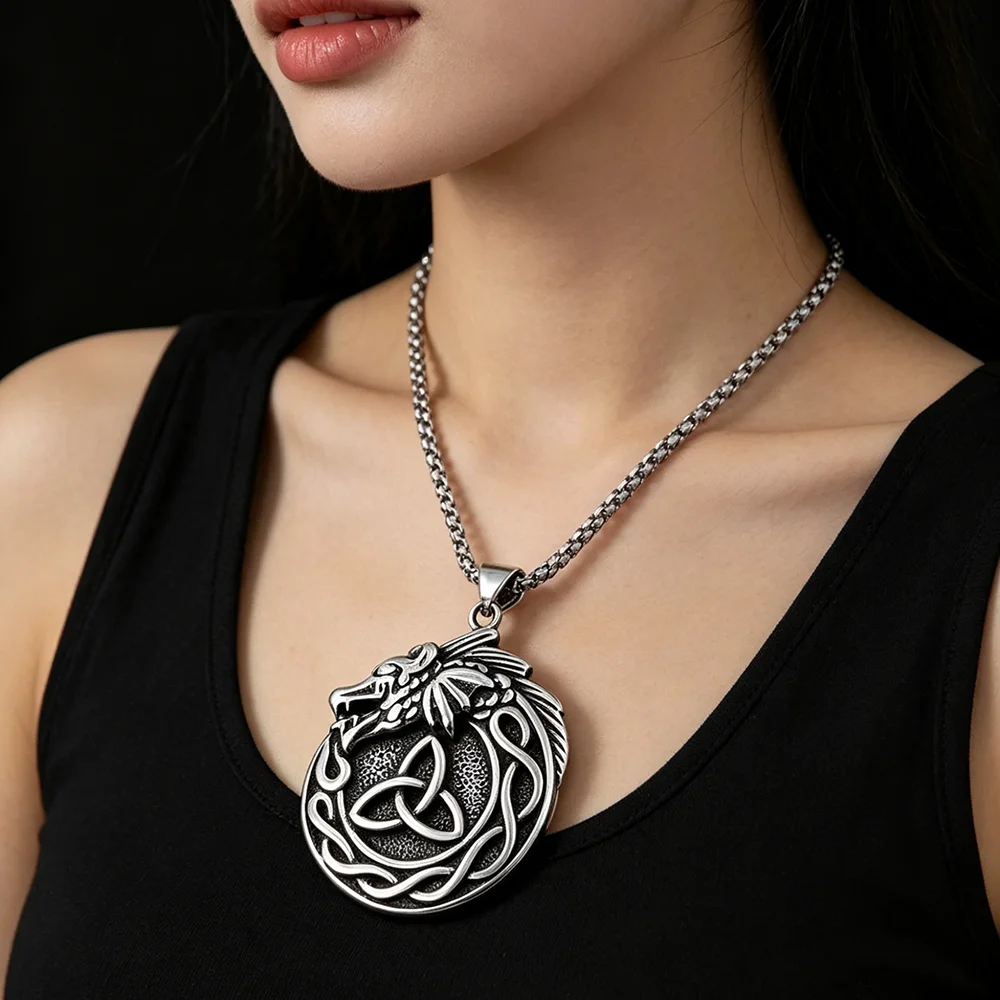 Retro cast Celtic knot wolf head stainless steel necklace, waterproof and non-fading blackening process, bulk sales pendant