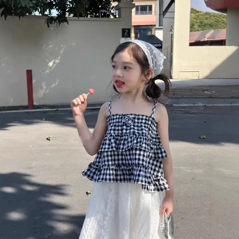 

Children's clothing for girls: plaid suspender top and skirt set2026New Summer Children's Clothing Wholesale