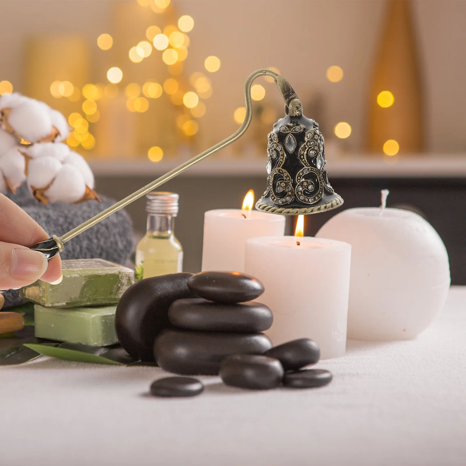 

Metal Rhinestone Flower Design Long Handle Flame Extinguisher Tool For Scented Candles Home Decor Gift Portable