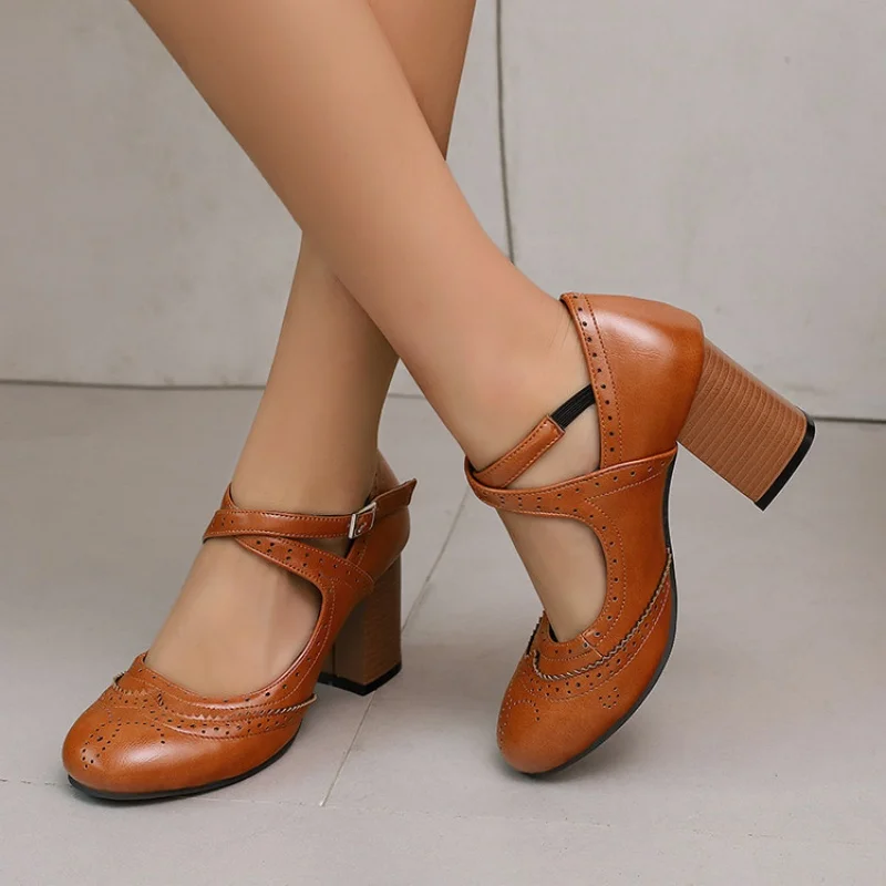 Plus Size 34-43 Women Cross Tied Shoes Chunky Block High Heels Brogue Shoes Wing Tip Retro British Pumps Round Toe 2026