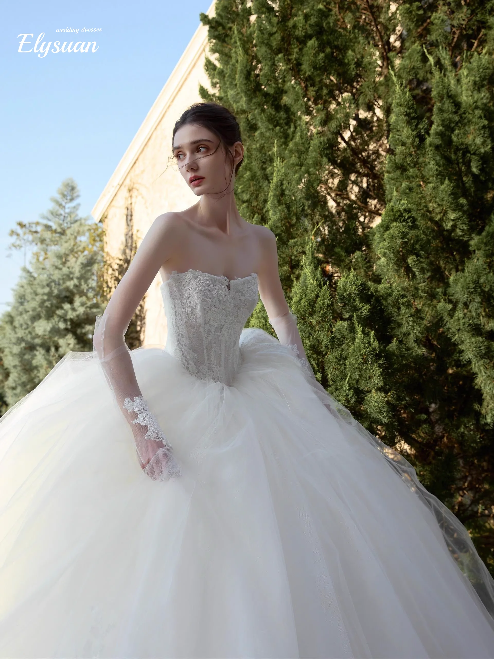 Customized New  Sweetheart Neck Lace Up Back Sleeveless Simple Ball Gown Wedding Dresses Robe